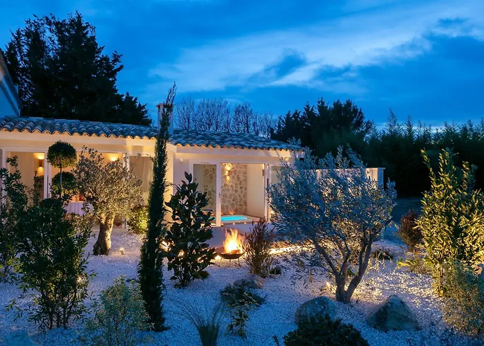 CHAMBRE ROMANTIQUE, JACUZZI et LIT D'EXCEPTION